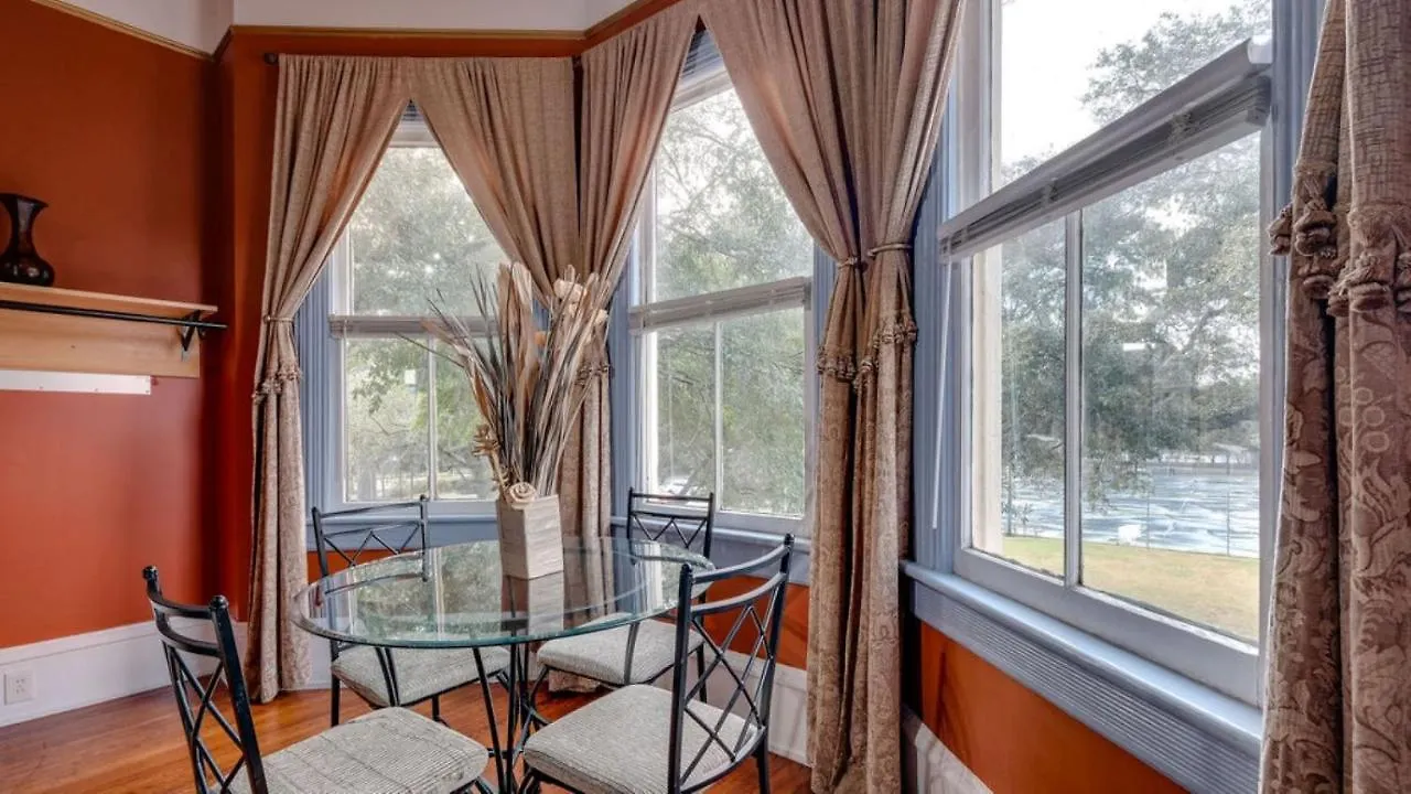 Forsyth Park 2 Bedroom Beauty 서배너