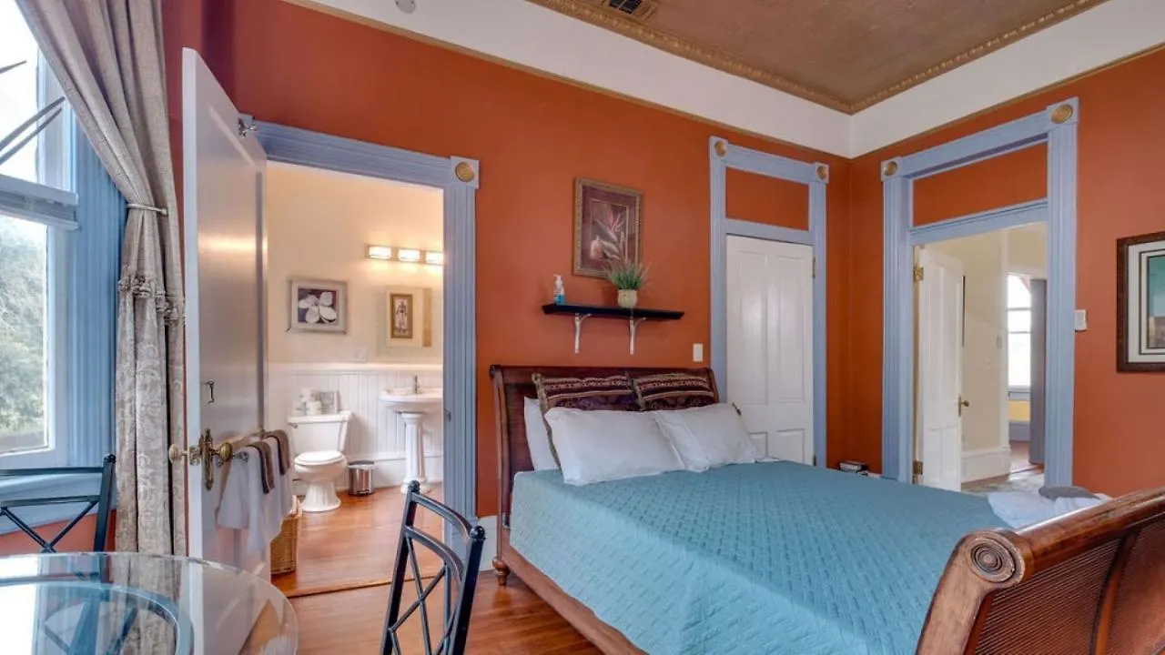 Forsyth Park 2 Bedroom Beauty Savannah 4*,  United States